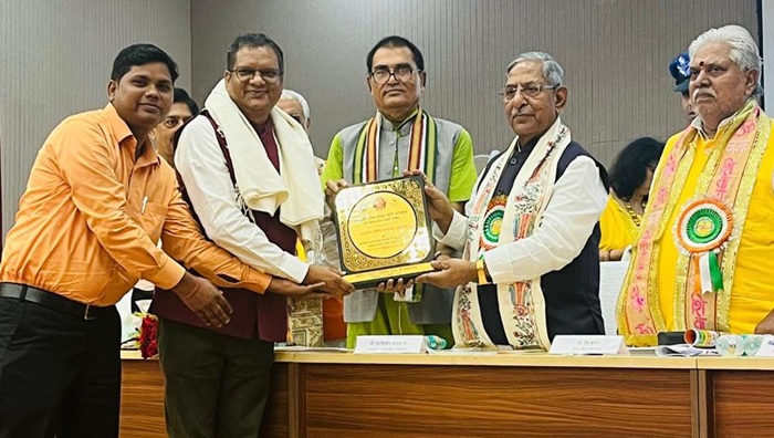 REC Honoured for outstanding contribution to official language